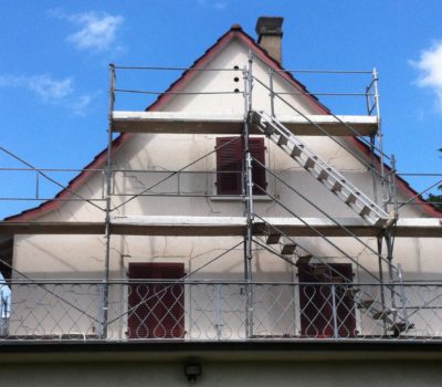 Renovation: Cracks in the masonry of the façade incl. painting
